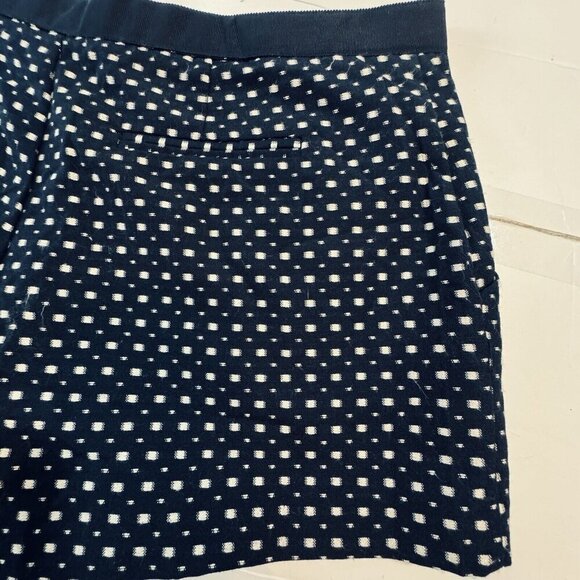 FOREVER 21 Textured Navy/White Shorts Medium Square Button-Front Grosgrain Waist - Picture 5 of 16